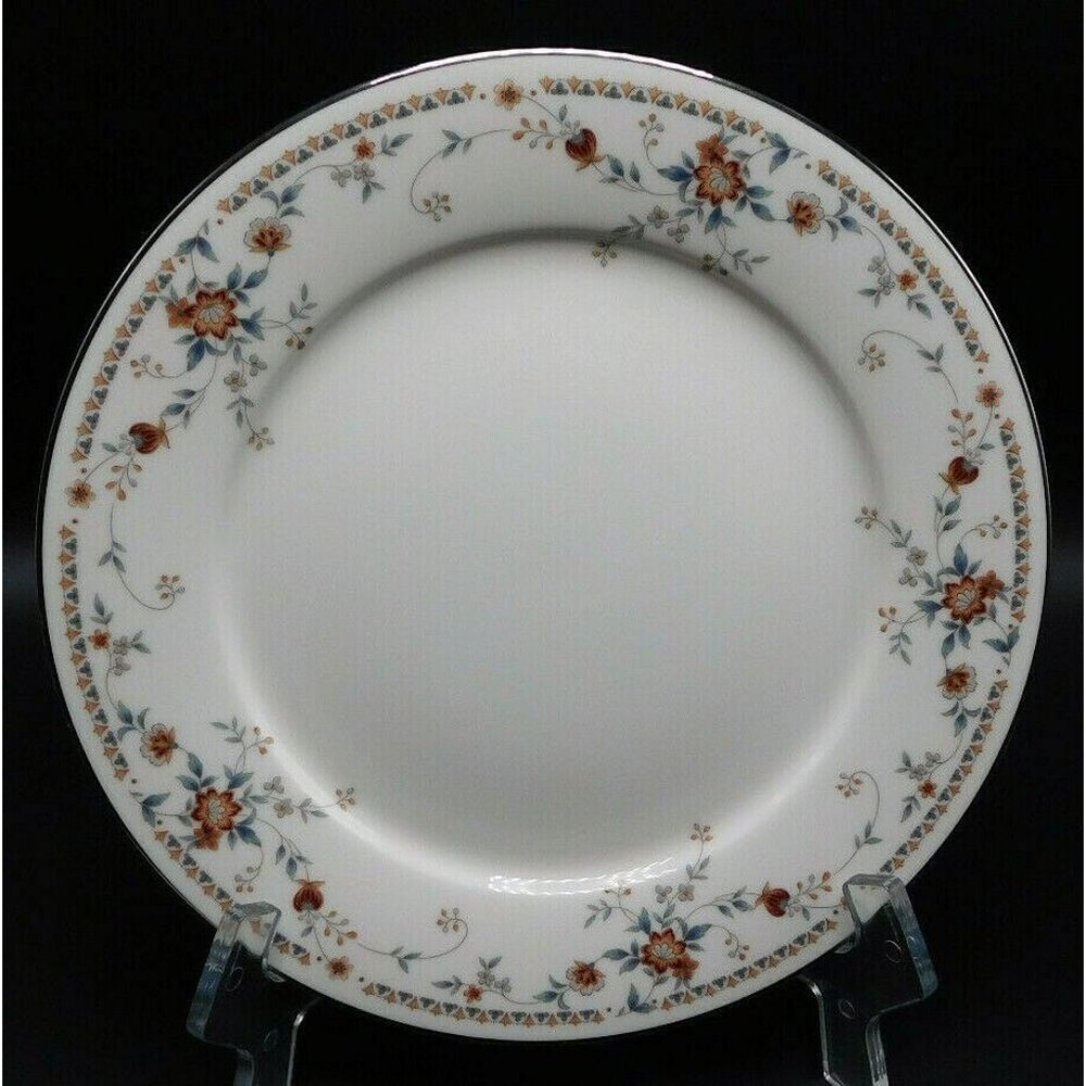 Noritake Ivory China Adagio Porcelain Dinner Plate 10 5/8" Floral Design White